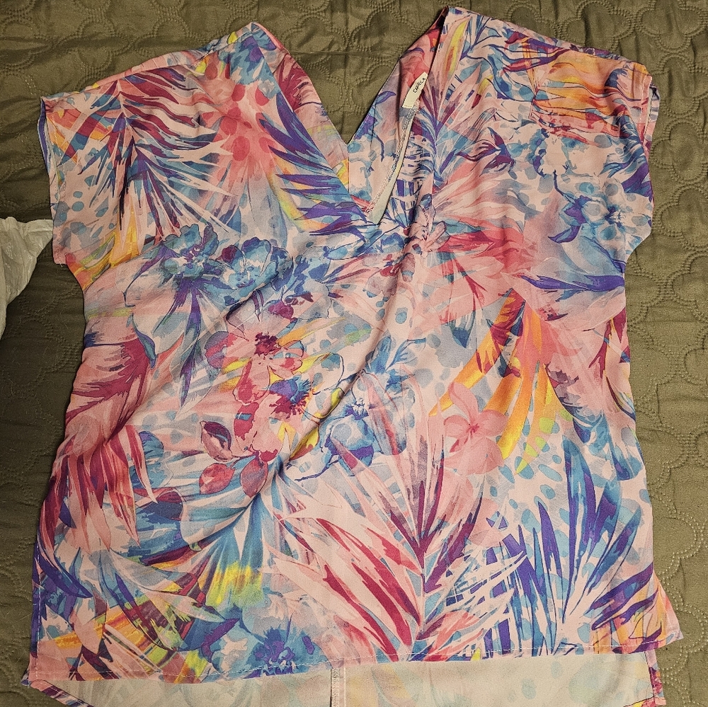 Caramela Floral V-Neck Women's Top